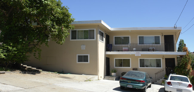 3414 Henrietta St in Oakland, CA - Foto de edificio - Building Photo