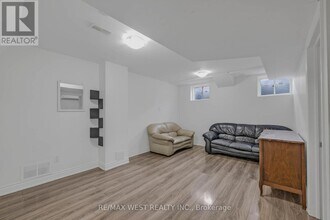 25 Faders Dr in Brampton, ON - Building Photo - Building Photo