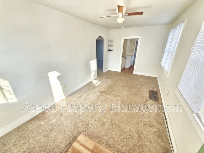 1510 S 10th St in Burlington, IA - Building Photo - Building Photo