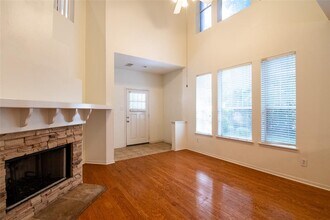 16 Scarlet Woods Ct in The Woodlands, TX - Building Photo - Building Photo