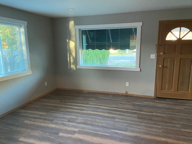 407 S 5th St in Selah, WA - Building Photo - Building Photo