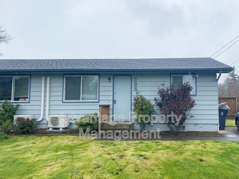588 NW Oak Ave in Corvallis, OR - Building Photo