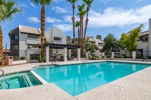 Galleria Apartments in Glendale, AZ - Building Photo