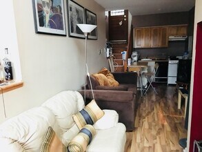 1530 Mount Vernon St, Unit 1F in Philadelphia, PA - Building Photo - Building Photo
