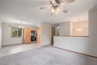 14 Pinehurst Cir in Glenwood, IA - Foto de edificio - Building Photo