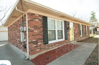 5406 Chestnutwood Way in Louisville, KY - Building Photo - Building Photo