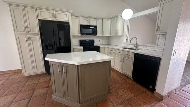 1618 E Sandra Terrace in Phoenix, AZ - Building Photo - Building Photo