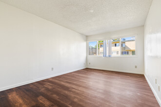 River Garden Estates in Sacramento, CA - Building Photo - Interior Photo