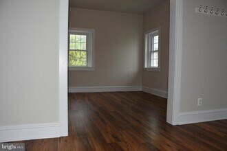 103 Oak St in Ambler, PA - Building Photo - Building Photo