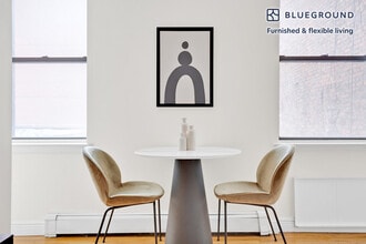 302 8th Ave in New York, NY - Building Photo - Building Photo