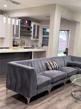 7572 Earnshaw Ave in Las Vegas, NV - Building Photo - Building Photo