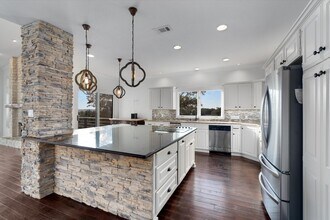 106 Confidence Cove in Lakeway, TX - Building Photo - Building Photo