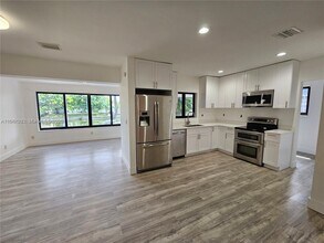 7908 Granada Blvd in Miramar, FL - Building Photo - Building Photo