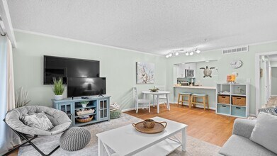 415 Ocean Creek Dr in Myrtle Beach, SC - Building Photo - Building Photo