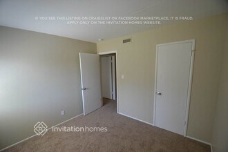 7572 South Pkwy in Sacramento, CA - Building Photo - Building Photo