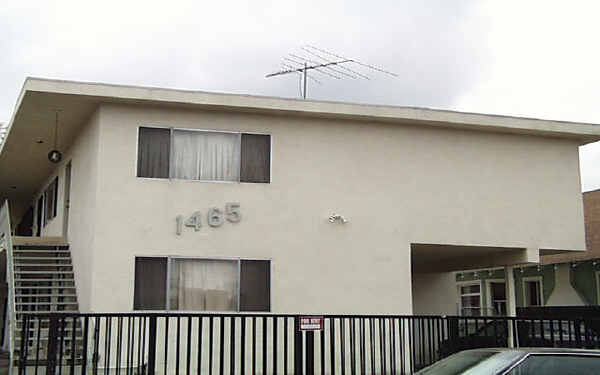 1465 W 25th St in Los Angeles, CA - Foto de edificio - Building Photo