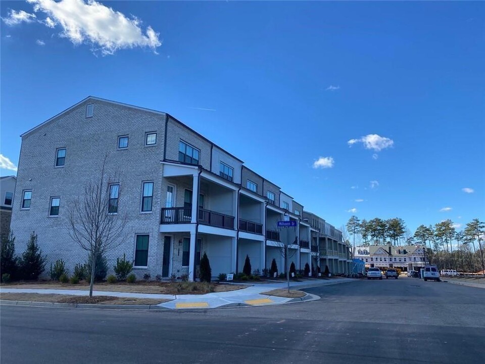 134 Harlow Cir in Roswell, GA - Building Photo