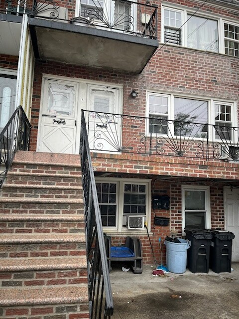 7 Paerdegat 5th St in Brooklyn, NY - Building Photo