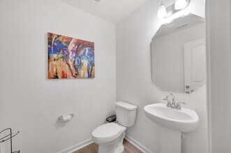 7623 E Lane Dr in Charlotte, NC - Building Photo - Building Photo