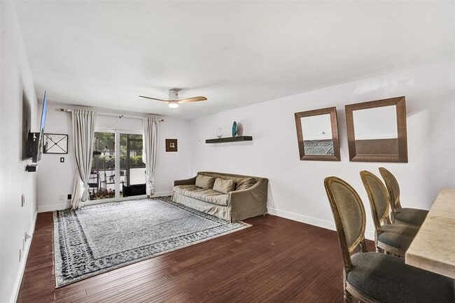 101 E McNab Rd in Pompano Beach, FL - Building Photo - Building Photo