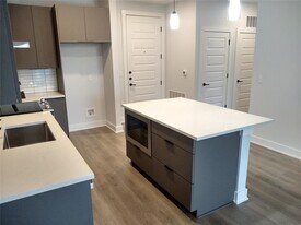 2220 Webberville Rd in Austin, TX - Building Photo