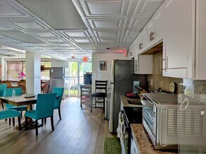 4117 Bougainvilla Dr in Lauderdale-by-the-Sea, FL - Foto de edificio - Building Photo