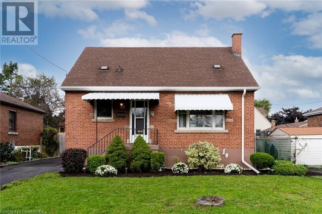 212 E 32nd St in Hamilton, ON - Building Photo - Building Photo