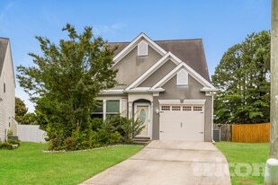 1672 Woodsford Rd in Kennesaw, GA - Building Photo