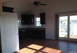 469 E Hudson St-Unit -3 in Long Beach, NY - Building Photo - Building Photo