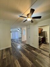 270 Shorewood Dr in Glendale Heights, IL - Building Photo - Building Photo