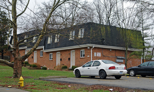 132 Honeysuckle Dr in Florence, KY - Foto de edificio - Building Photo