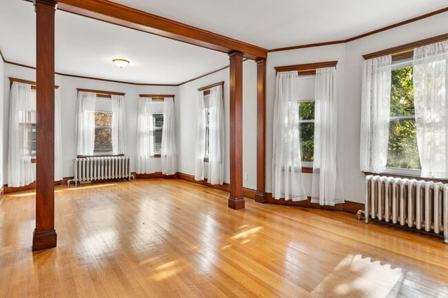 11 Boylston St, Unit 2