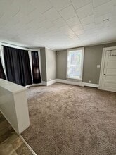 403 W 6th St in Cedar Falls, IA - Building Photo - Building Photo