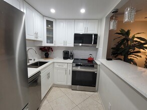 1421 S Ocean Blvd, Unit Rio Espana in Pompano Beach, FL - Foto de edificio - Building Photo