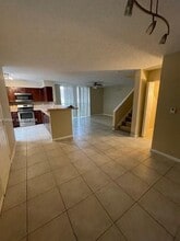 1733 Village Blvd in West Palm Beach, FL - Foto de edificio - Building Photo