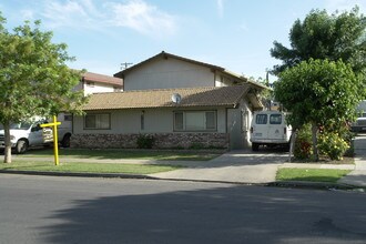 149-163 W 11th St in Merced, CA - Building Photo - Building Photo