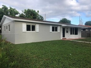 2650 SW 96th Ave in Miami, FL - Building Photo - Building Photo