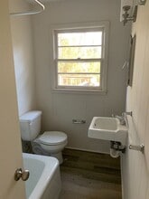 Precious 1BR/1BA Cottage On N Ross in Auburn, AL - Building Photo - Building Photo