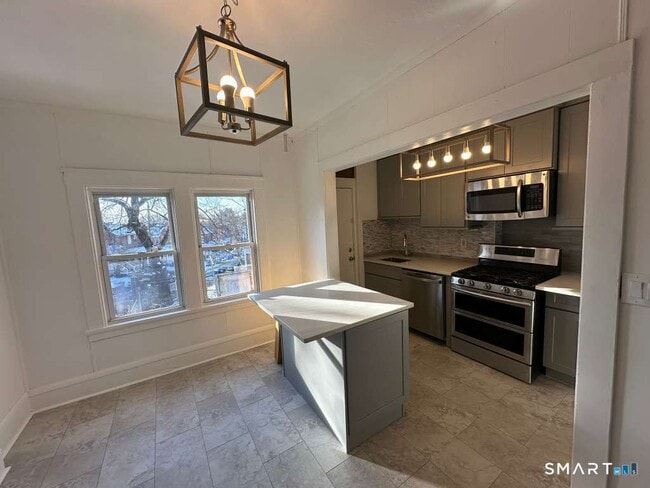 52 Oak St in Waterbury, CT - Building Photo - Building Photo