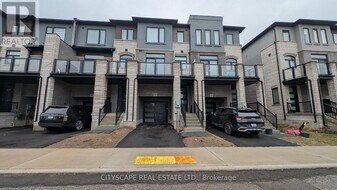 155 Equestrian Way in Cambridge, ON - Building Photo