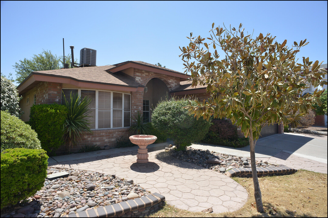 1416 Adolph Carson Pl in El Paso, TX - Building Photo