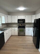 2395 Claremont Ln in Tallahassee, FL - Building Photo - Building Photo