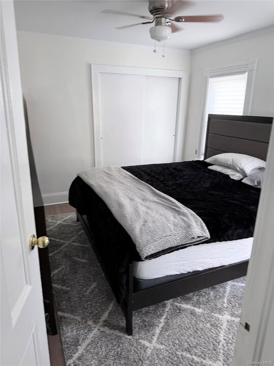 31 Ireland Pl in Amityville, NY - Building Photo