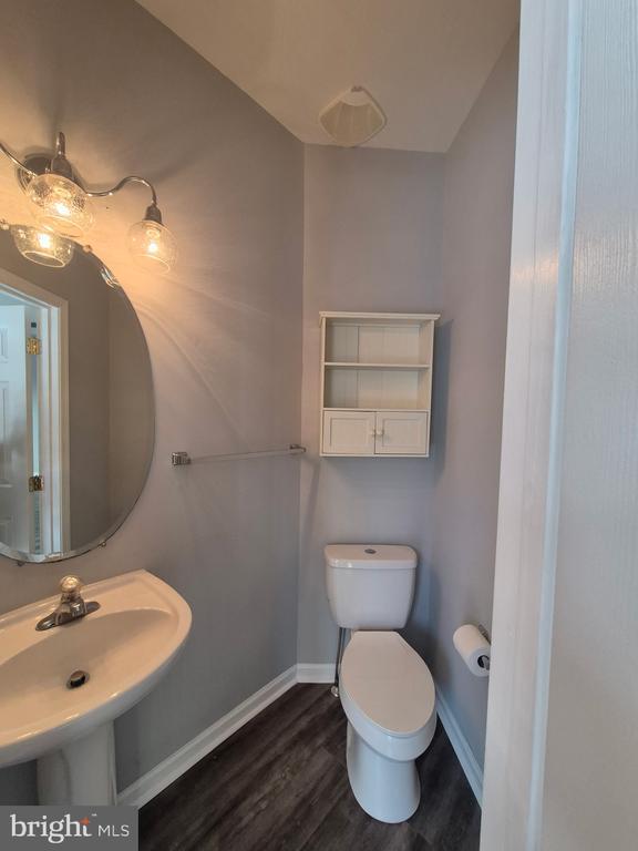 43 Scarboro Dr in Bunker Hill, WV - Building Photo - Building Photo