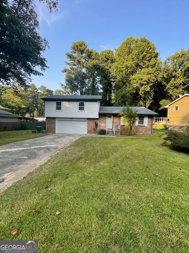 property at 1606 Village Dr NW