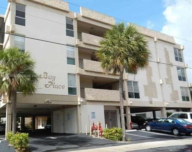 2420 Diana Dr in Hallandale Beach, FL - Building Photo - Building Photo