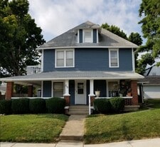 313 Elm St, Unit B in Greencastle, IN - Building Photo