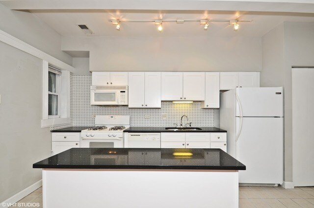 4055 N Sheridan Rd, Unit 1F in Chicago, IL - Foto de edificio - Building Photo