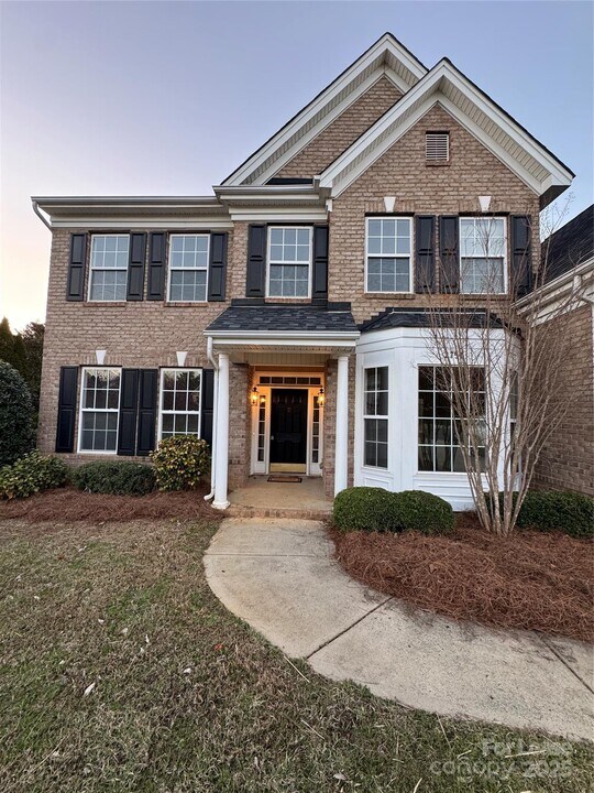 2751 Rivendale Ct in Fort Mill, SC - Building Photo