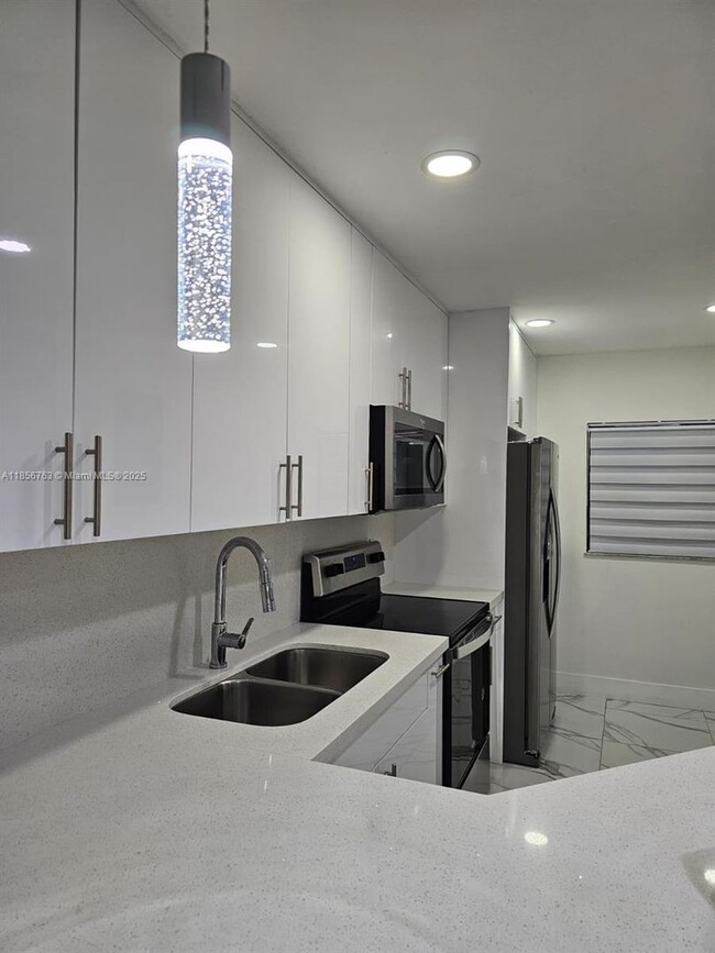 property at 6405 W 27th Ln